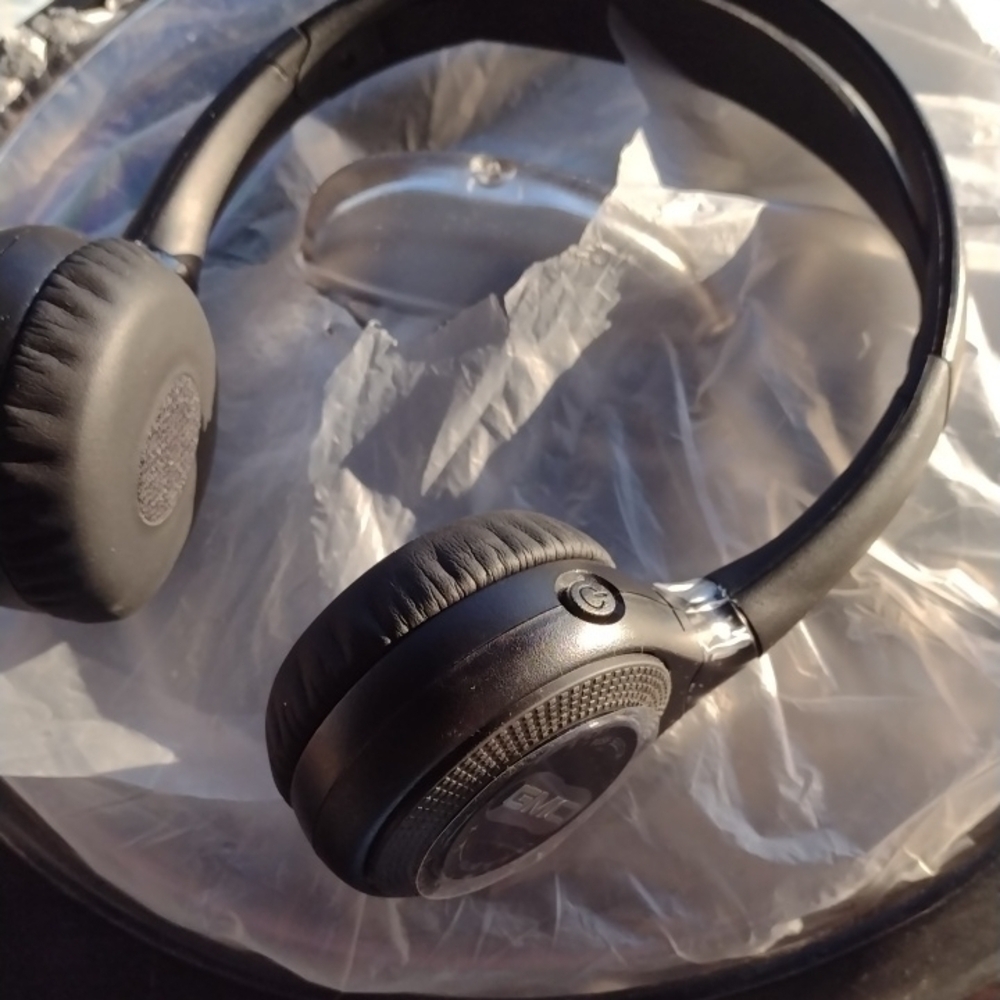 GMC headphones NWOT